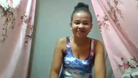 Snapshot of mareella40 chatting on July 27, 2026, 12:45 pm mareella40 online show from July 27, 2026, 12:45 pm