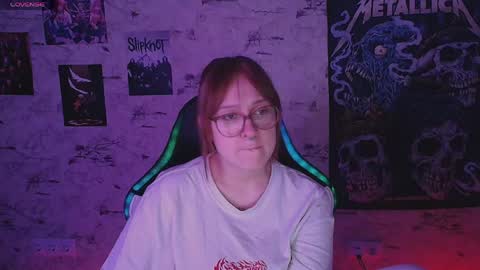 Snapshot of margaret_red chatting on June 2, 2026, 8:44 pm Margaret online show from June 2, 2026, 8:44 pm