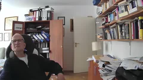 marginalie online show from September 18, 2025, 9:00 am