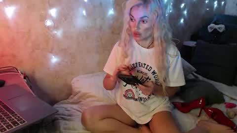 Snapshot of margoo_77 chatting on October 19, 2025, 2:34 am Margoo online show from October 19, 2025, 2:34 am