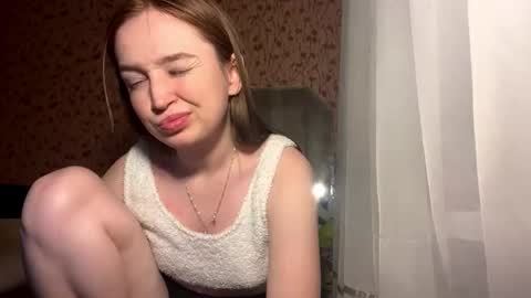 Chloe online show from March 22, 2026, 8:23 pm