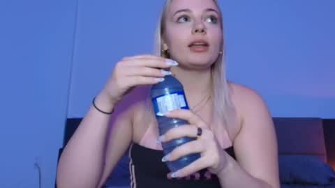 margot_robbie7 online show from September 11, 2025, 1:28 am