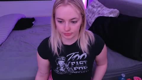 Snapshot of margot_robbie7 chatting on May 15, 2026, 2:18 am margot_robbie7 online show from May 15, 2026, 2:18 am