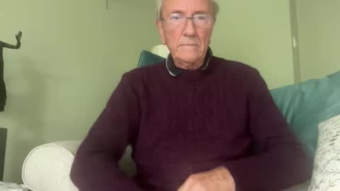 marhea online show from October 15, 2025, 2:17 pm