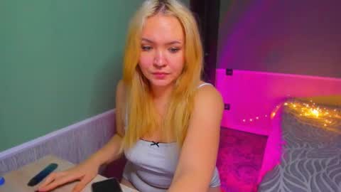 Kiku and Marii - online show from November 3, 2025, 11:59 pm