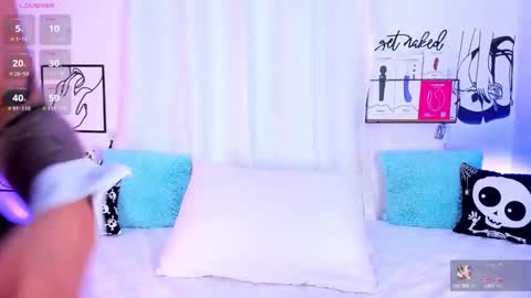 Mari Sweett  online show from October 25, 2025, 6:13 pm