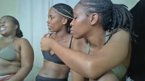 Snapshot of maria_dally chatting on December 5, 2024, 8:33 pm maria_dally online show from December 5, 2024, 8:33 pm