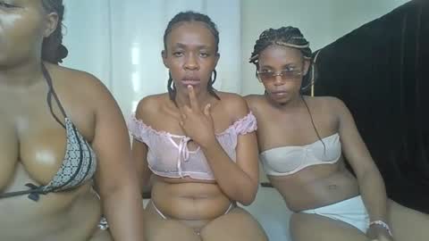 Snapshot of maria_dally chatting on December 6, 2024, 11:11 am maria_dally online show from December 6, 2024, 11:11 am