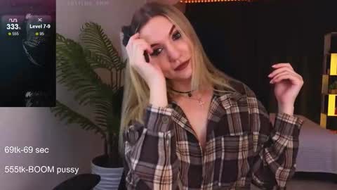 maria_shy_lii online show from October 2, 2025, 5:42 pm