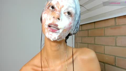 S O F I A  model independent online show from December 22, 2024, 3:33 am