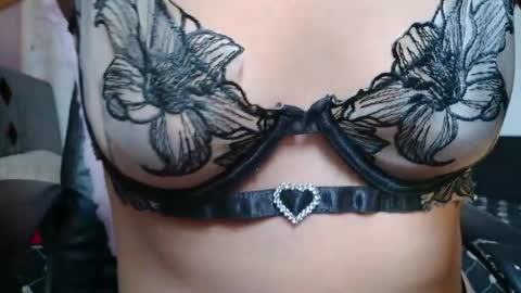 Snapshot of mariaajuana_ chatting on April 28, 2026, 6:24 pm mariaajuana_ online show from April 28, 2026, 6:24 pm