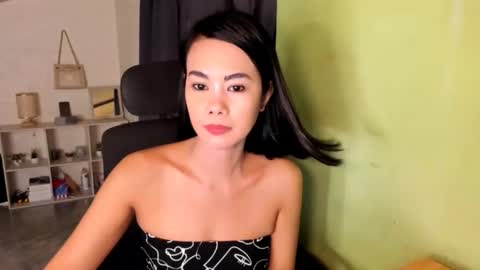 Snapshot of mariacarmi chatting on December 10, 2024, 5:44 pm mariacarmi online show from December 10, 2024, 5:44 pm