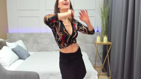 Mari online show from December 20, 2024, 1:22 pm