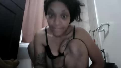 Snapshot of mariah255 chatting on May 10, 2026, 9:58 am Mariah online show from May 10, 2026, 9:58 am