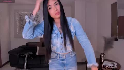 MARIA HERRERA  online show from March 12, 2026, 8:48 pm