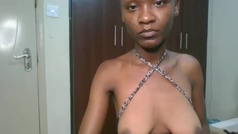 mariahsexy4u online show from April 3, 2026, 9:35 pm