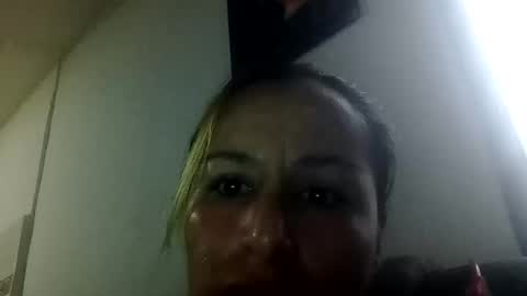 mariajose_1992 online show from April 9, 2026, 11:37 am