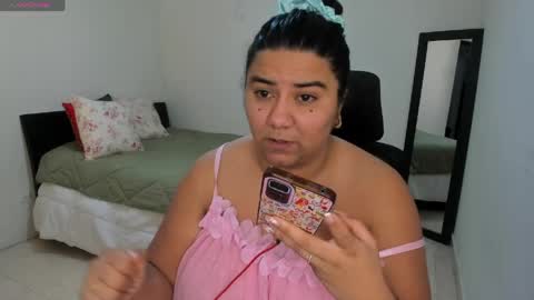 Snapshot of mariamcastillo chatting on June 1, 2026, 8:10 pm Mariam Castiblanco online show from June 1, 2026, 8:10 pm