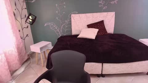 Snapshot of mariamcute_ chatting on February 20, 2025, 7:30 pm M A R I A N A online show from February 20, 2025, 7:30 pm