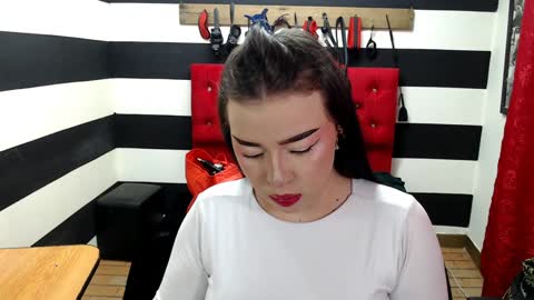 Snapshot of marian_ran_ chatting on February 6, 2025, 2:55 am Marian online show from February 6, 2025, 2:55 am