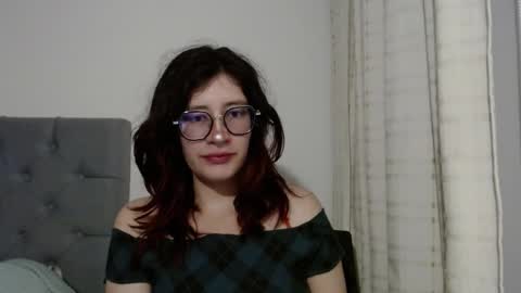 Snapshot of mariana124_ chatting on February 2, 2025, 6:04 am Mariana online show from February 2, 2025, 6:04 am