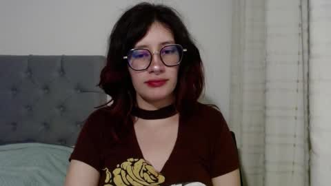 Snapshot of mariana124_ chatting on February 5, 2025, 1:37 am Mariana online show from February 5, 2025, 1:37 am