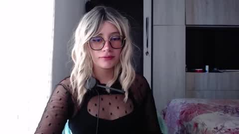 Snapshot of mariana124_ chatting on September 24, 2025, 7:06 pm Mariana online show from September 24, 2025, 7:06 pm