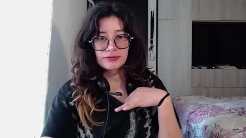 Snapshot of mariana124_ chatting on October 10, 2025, 2:38 pm Mariana online show from October 10, 2025, 2:38 pm