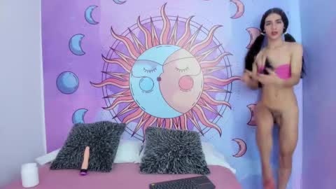 mariana_16_ online show from September 18, 2025, 8:00 pm