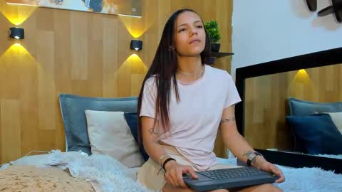 Snapshot of mariana_aangel chatting on October 6, 2025, 7:00 pm Mariana Angel online show from October 6, 2025, 7:00 pm