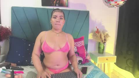 mariana_star1 online show from June 4, 2026, 4:18 am