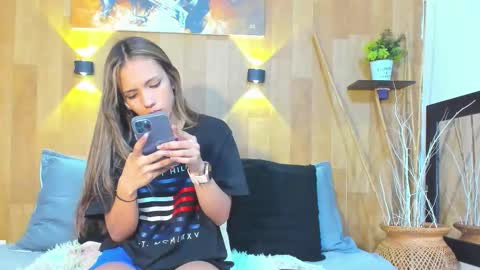 Snapshot of marianaa90 chatting on March 2, 2026, 4:25 pm Mariana Angel online show from March 2, 2026, 4:25 pm