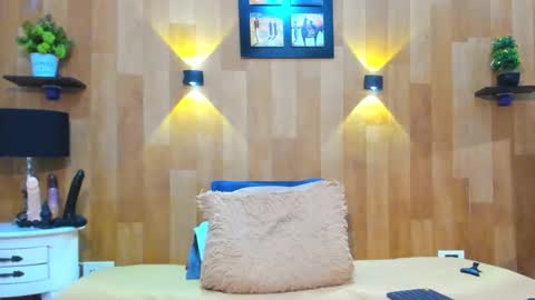 Snapshot of marianaa_aangel chatting on February 18, 2025, 10:36 pm Mariana Angel online show from February 18, 2025, 10:36 pm