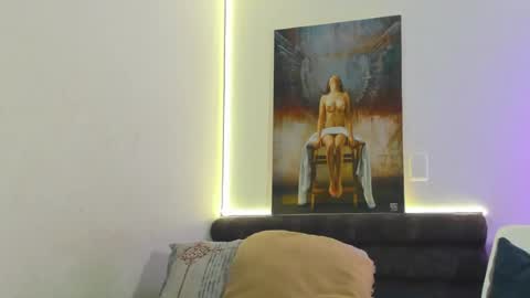 Mariana Angel online show from July 18, 2026, 12:31 pm