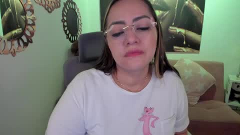Snapshot of marianalopez81 chatting on April 28, 2026, 2:27 am Mariana Lopez online show from April 28, 2026, 2:27 am