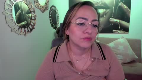 Snapshot of marianalopez81 chatting on May 23, 2026, 12:05 am Mariana Lopez online show from May 23, 2026, 12:05 am