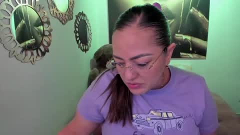Snapshot of marianalopez81 chatting on May 25, 2026, 12:49 am Mariana Lopez online show from May 25, 2026, 12:49 am