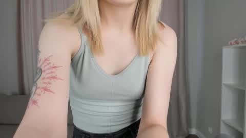 Snapshot of marianbramblett chatting on January 7, 2026, 6:49 am Mendy online show from January 7, 2026, 6:49 am