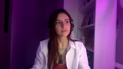 Snapshot of marianelatreff chatting on June 18, 2026, 5:28 pm Monica online show from June 18, 2026, 5:28 pm