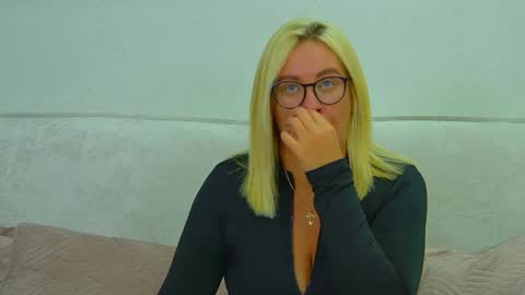 Snapshot of marianeumann chatting on May 8, 2026, 7:25 am Maria online show from May 8, 2026, 7:25 am