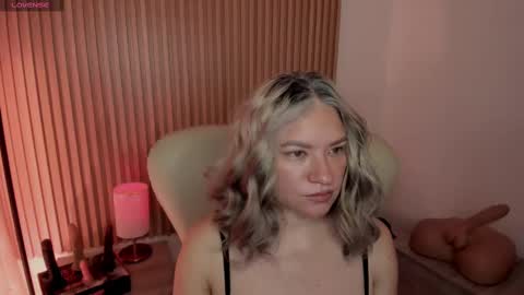 Marian Love  online show from February 25, 2025, 10:47 am