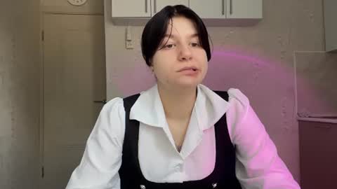 Snapshot of marianmollberg chatting on July 22, 2026, 1:47 pm Marian online show from July 22, 2026, 1:47 pm