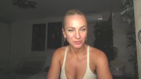 marianna1977 online show from July 14, 2026, 7:30 pm