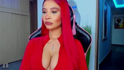 M A R I A N E online show from November 30, 2025, 4:05 am