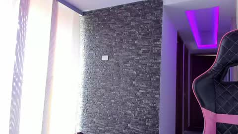 M A R I A N E online show from April 12, 2026, 5:07 pm