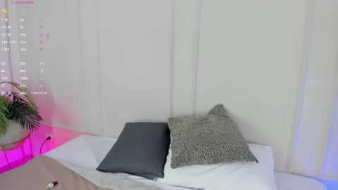 Maria Pettit online show from November 14, 2025, 11:31 am