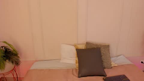 Maria Pettit online show from March 15, 2026, 10:32 am