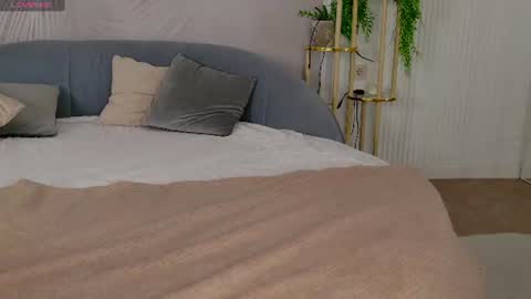 Marie LEAVE YOUR  WITH ME online show from July 20, 2026, 5:11 am