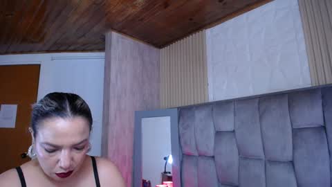 marie_hss online show from February 1, 2025, 7:34 pm