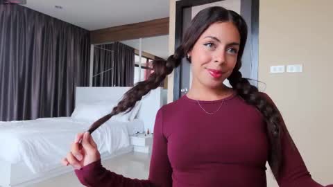 Marie online show from October 1, 2025, 8:09 am